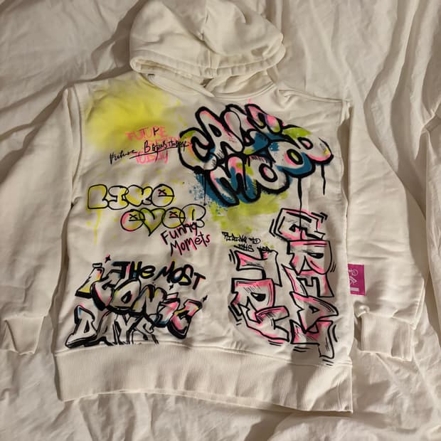 자라 후드티-베티먼트