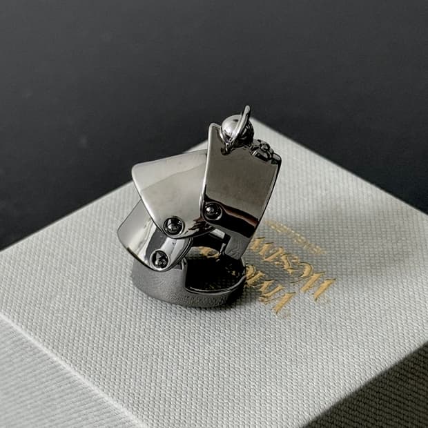 비비안웨스트우드 아카이브 아머링 반지 건메탈