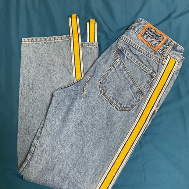 아더에러 사이드 스트라이프 청바지