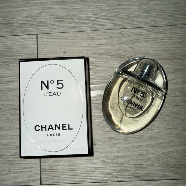 샤넬 N°5 L'EAU 로 리미티드 에디션 퍼퓸 50ml ​새상품