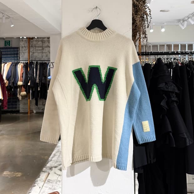 월터 반 베이렌동크 아이보리 배색 로고 니트 스웨터
