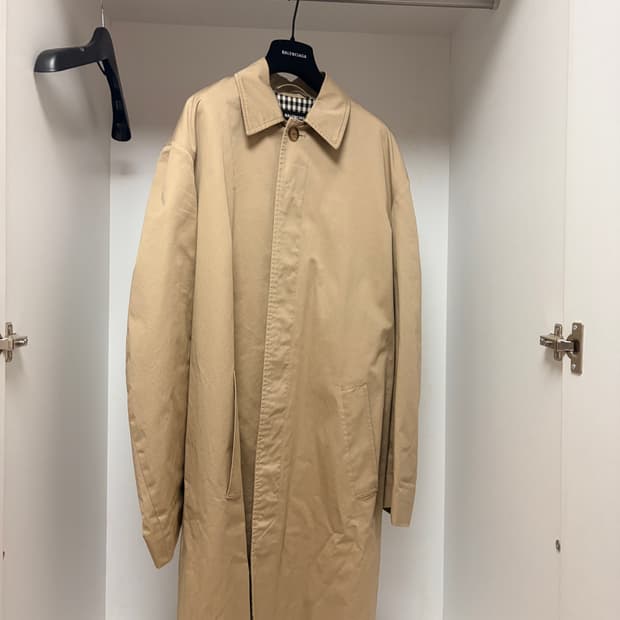 발렌시아가 트렌치코트 남성 44사이즈