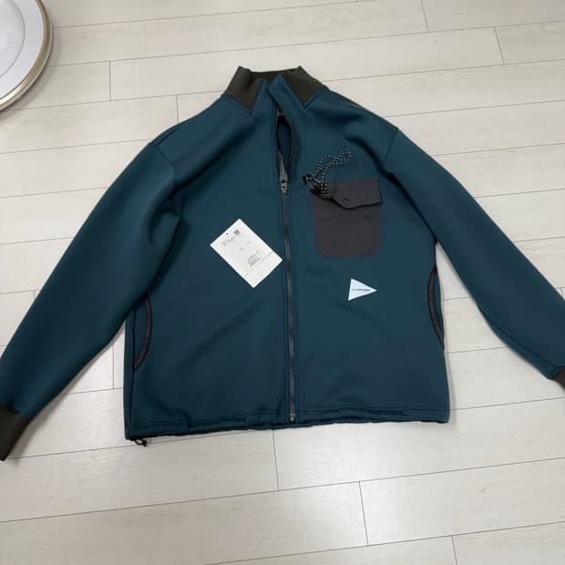 앤드원더 자켓  M 사이즈