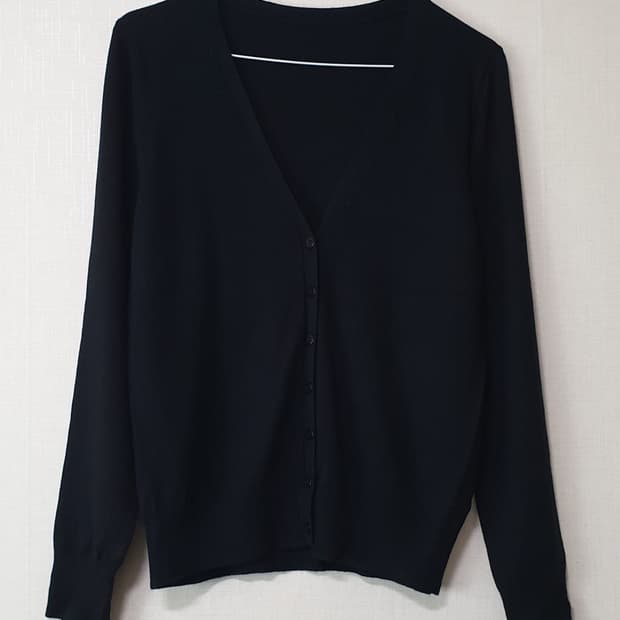 블랙 브이넥 가디건