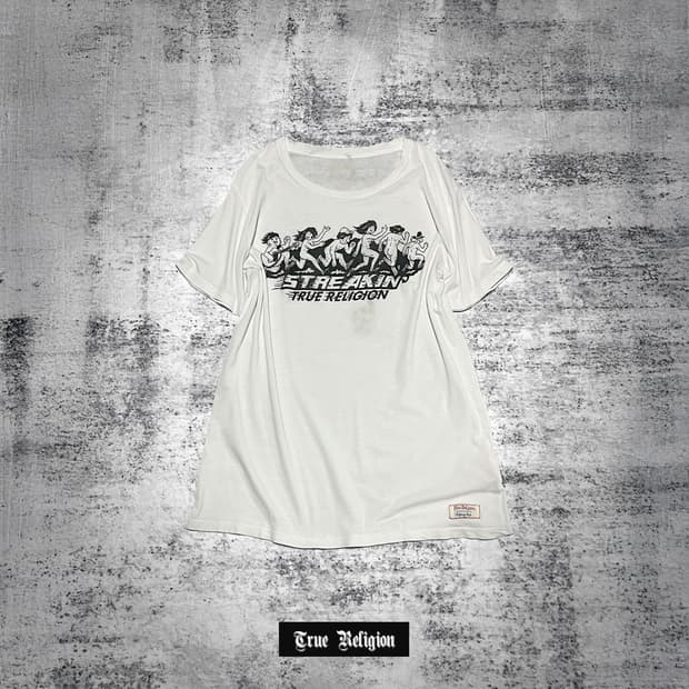 (true religion) 00s streakin graphic t 