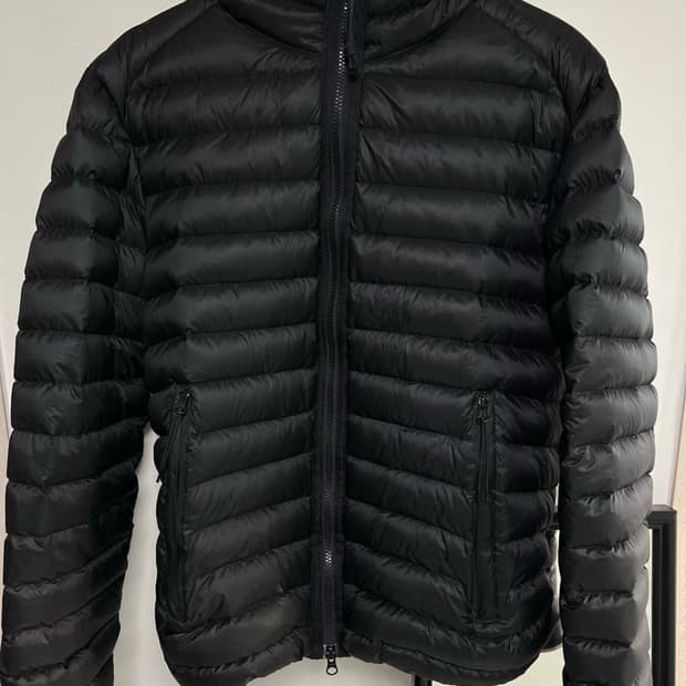 cp컴퍼니 dd쉘 고글 경량패딩 블랙 L48 사이즈