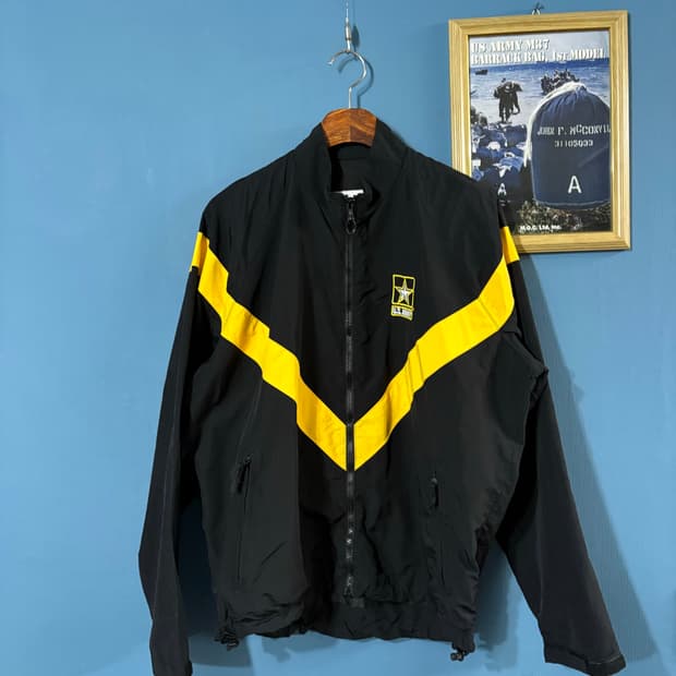 00’s U.S Army APFU Jacket.