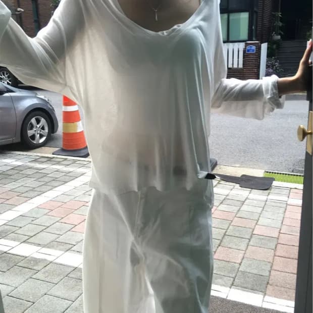 미뮤즈씨 deep V see-through T