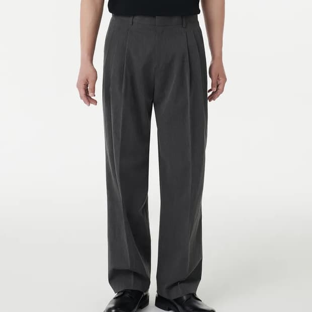 무신사 스탠다드 3턱 슬랙스 차콜 31사이즈