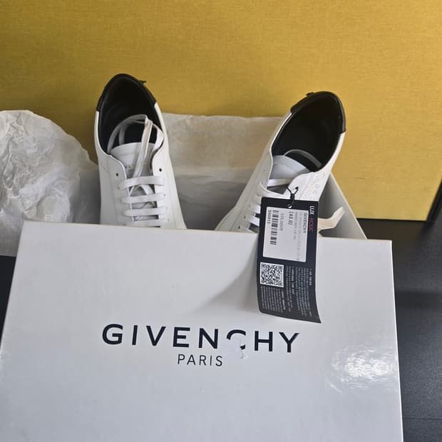 Givenchy [미사용] 어반스트릿 레이티드 로고 스니커즈-275MM