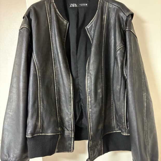 자라 페이크 레더 봄버 m 사이즈