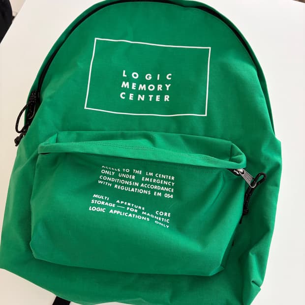 언더커버 x 이스트팩 콜라보 백팩