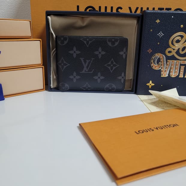 루이비통 멀티플월릿 모노그램 이클립스 반지갑