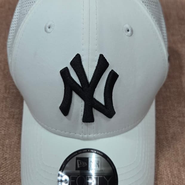 [NEW ERA] 미착용 뉴에라 9FORTY NY 메쉬 캡 (화이트)