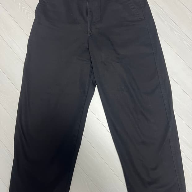 유니클로 와이드 핏 치노팬츠 블랙 85사이즈 (짧은기장)