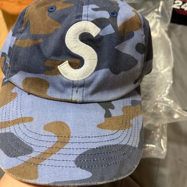슈프림 S 로고 6-패널 블루 카모 - 25SS
