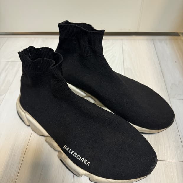 발렌시아가 스피드러너 270사이즈(42)