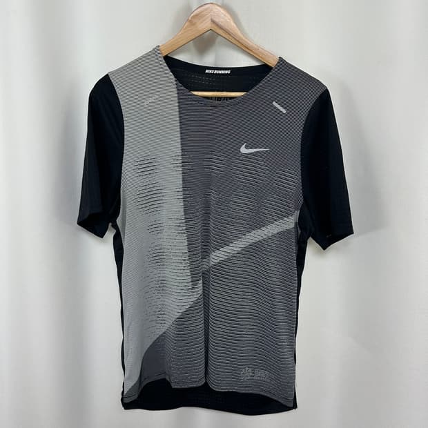  나이키 남자 통풍 운동 반팔티 L 100
