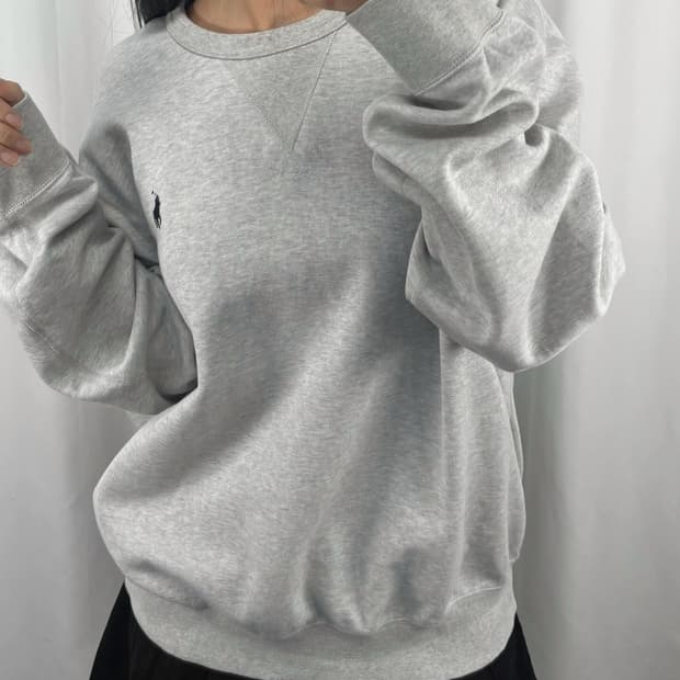 폴로 로고 그레이 맨투맨