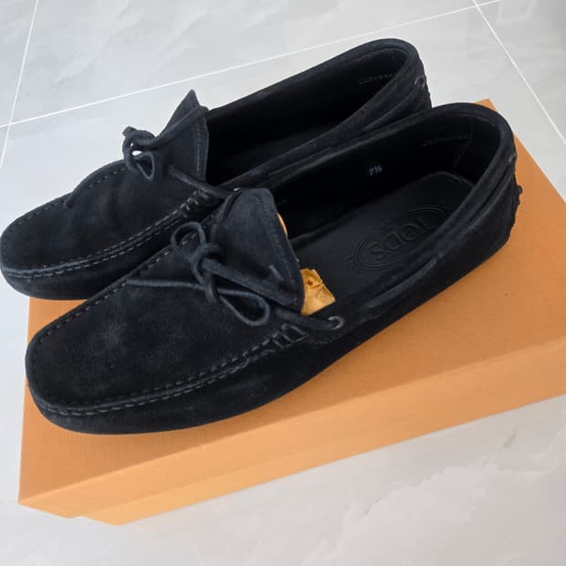 2회 착용 ) TOD'S 토즈 고미노 블랙 스웨이드 남성 로퍼