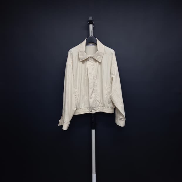 에잇세컨즈 춘추 여름간절기 바람막이 F