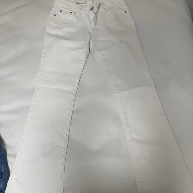 New pona jeans