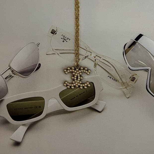 샤넬 클래식 진주 디테일 CC 골드 목걸이