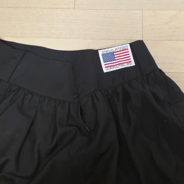 Sculptor skirt black