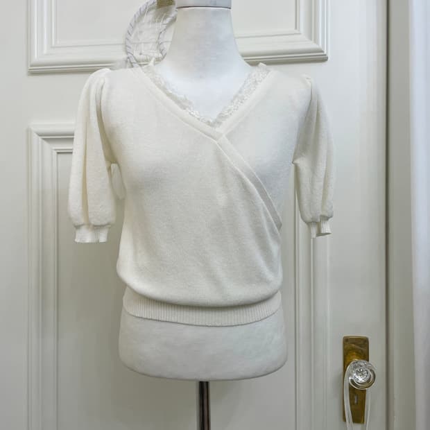 ivory wrap lace point knit top(size-M)