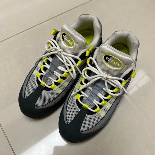 나이키 95맥스 OG 2020버전 250 사이즈