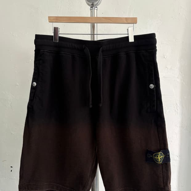 Stone Island 스톤아일랜드 그라데이션 와펜 코튼 숏츠