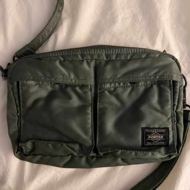 포터 탱커 숄더백 S 카키 팝니다