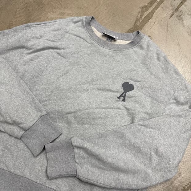 18FW 아미 스몰 하트 로고 스웻셔츠