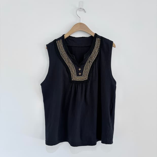 Avelina Regard beads sleeveless