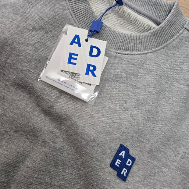 아더에러 그레이(사이즈L) 맨투맨 스웻셔츠 팝니다