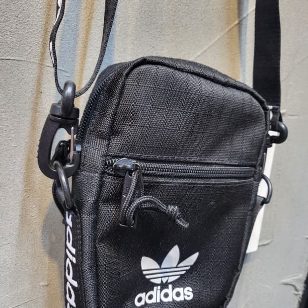 아디다스 크로스백