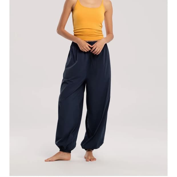 부디무드라 diagonal jogger pants Peacoat