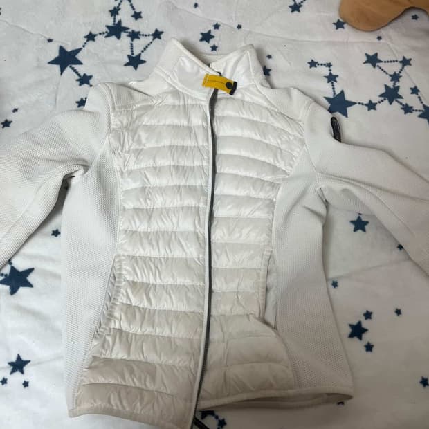 파라점퍼스 경량패딩 M 여자 사이즈