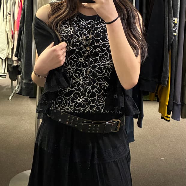 2)Japanese vintage 여성 꽃자수 펀칭 디자인 나시