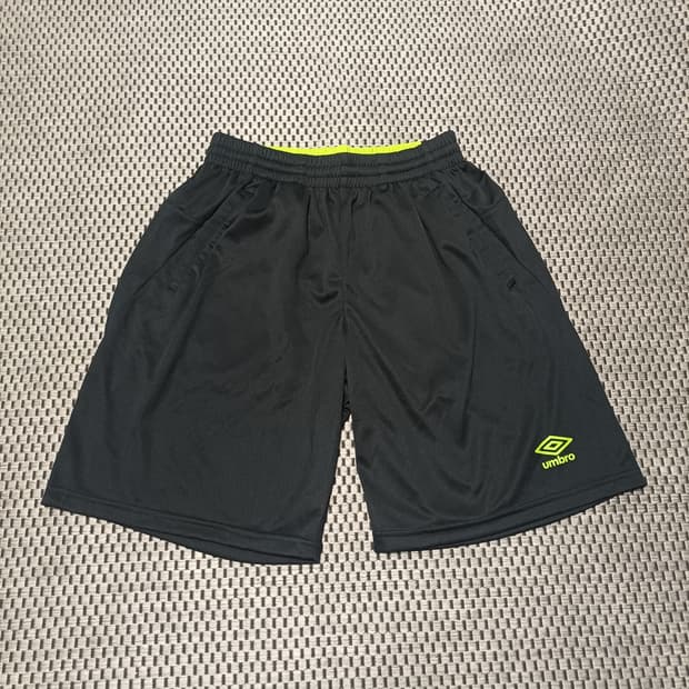 엄브로(UMBRO) 남성 트레이닝 반바지 (L / 82사이즈)