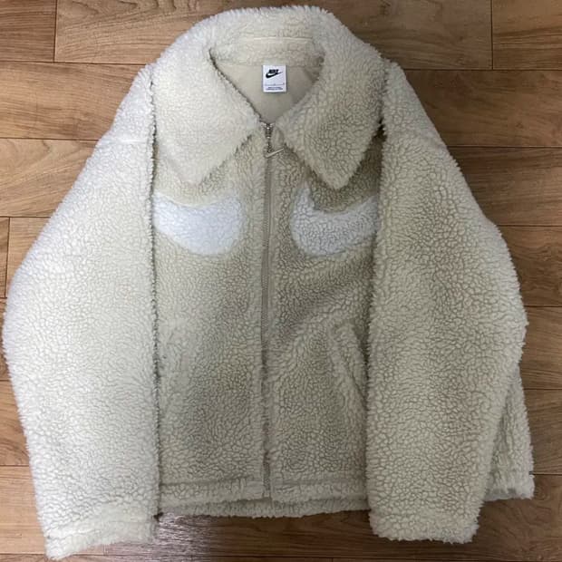나이키 스우시 뽀글이  플리스 자켓