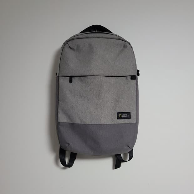 내셔널지오그래픽 백팩 회색 가방