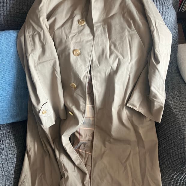 버버리 카키 트렌치코트