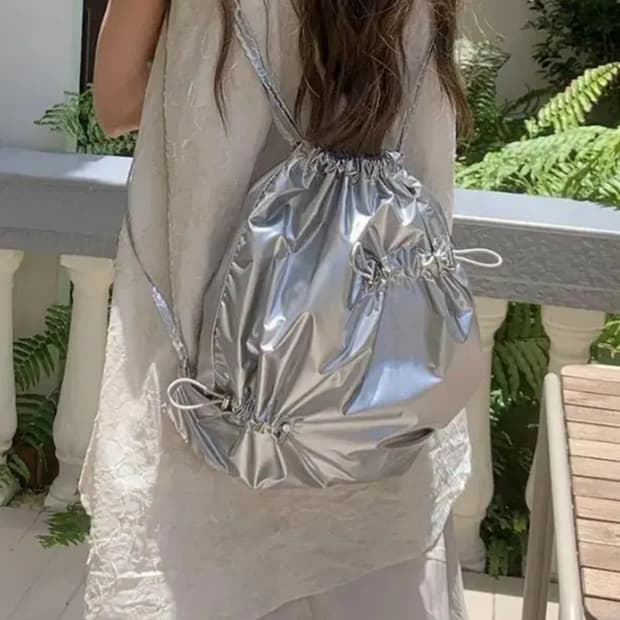 지그재그 실버 데일리 스트링 백팩