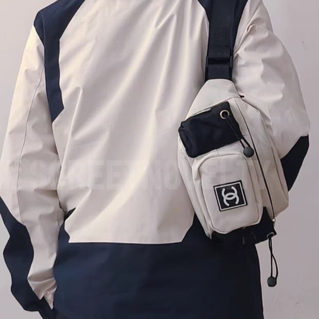 샤넬뷰티 슬링백 스포츠백 힙색 크로스백 화이트