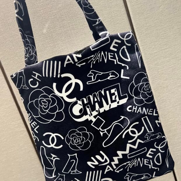 샤넬 뷰티 그래피티 에코백