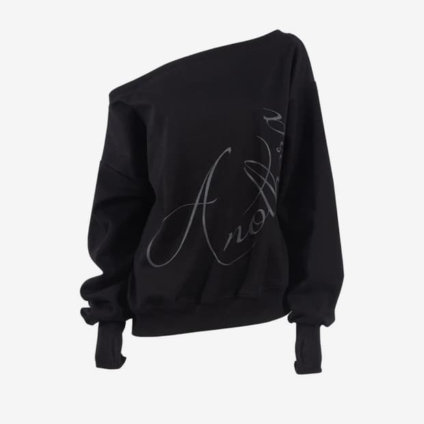 오프숄더 맨투맨