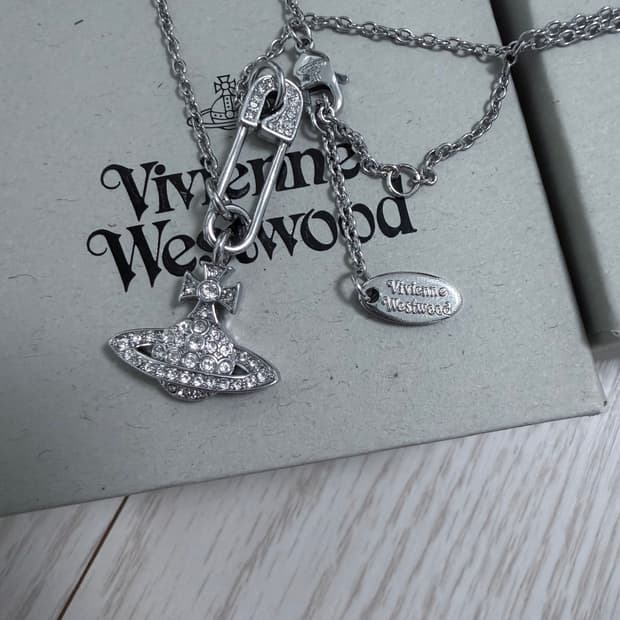 비비안웨스트우드 루크리스 루클리스 옷핀 목걸이 