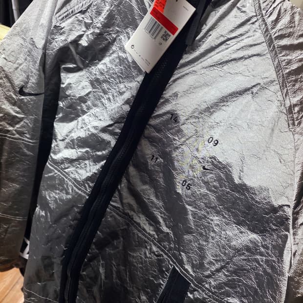 나이키 테크팩 우븐 바람막이 L