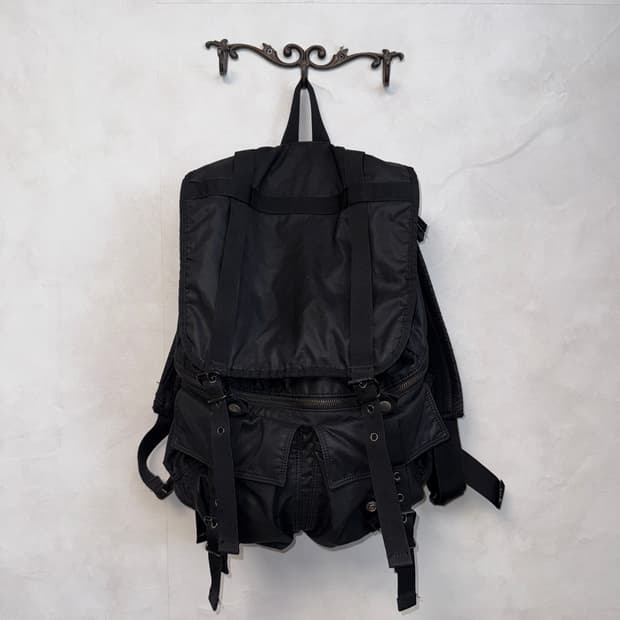 Codes Combine black eyelet buckle 백팩